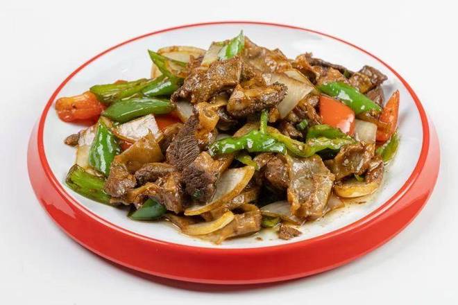 护心肉炒尖椒 / Fried Pork with Hot Peppers